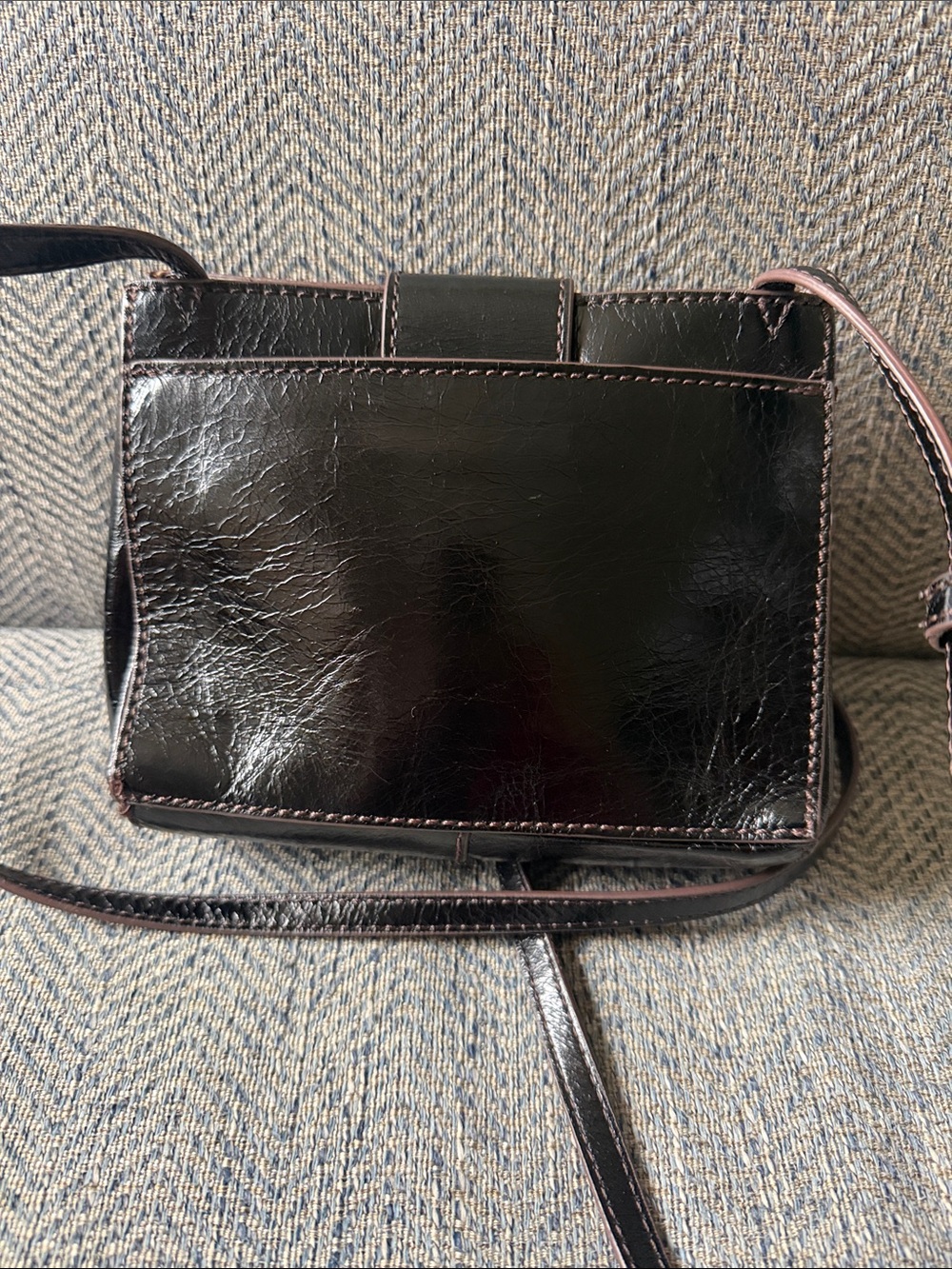 Hobo Elan Black Leather Crossbody Bag - Picture 4 of 16